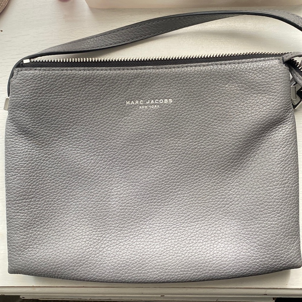 Like new Marc Jacobs gray Crossbody